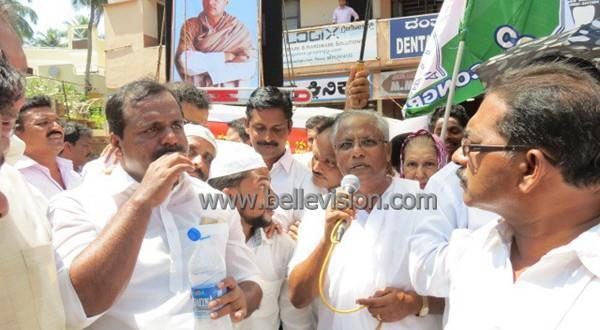 Mangalore Congress launches Walkathon for building stronger nation ahead of LS Polls