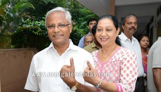 Mangalore Polling begins on brisk note in DK ; Poojary, Nalin cast their vote