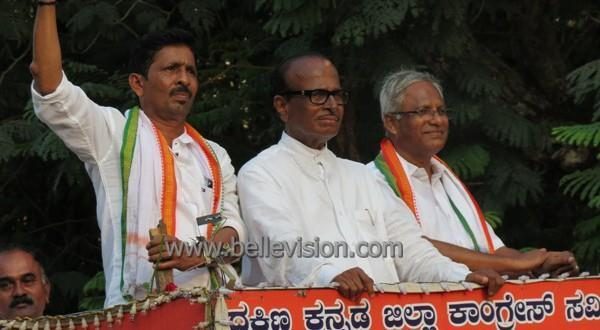 Mlore Congress LS campaign concludes amidst supporters cheering for Janardhan Poojary