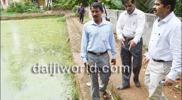 Mangalore: Dead fish found floating in Karmbikere pond – Locals alarmed