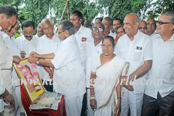District Congress Association pays tribute to Late Dr Ananthamurthy.
