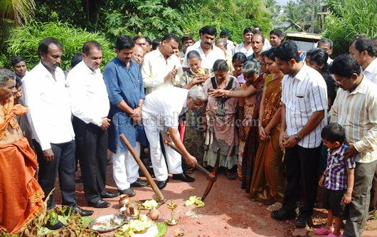 Development of in-roads necessary: J R Lobo