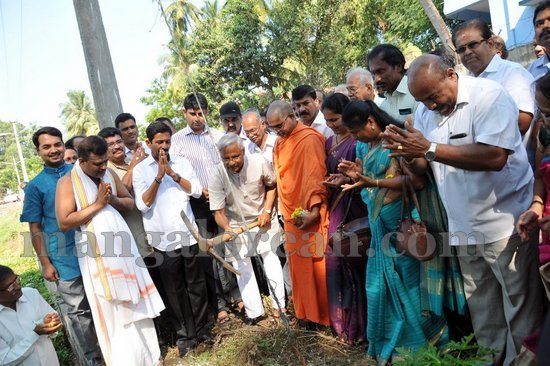 Mangaluru: MLA J R Lobo inaugurates Gujjarakere Pond Development Work